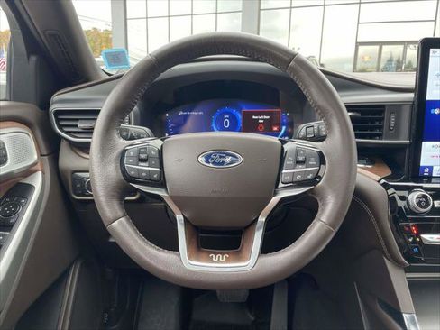 Used 2022 Ford Explorer King Ranch w/ Premium Technology Package image 20