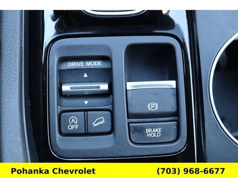 Used 2024 Honda Pilot Touring image 17