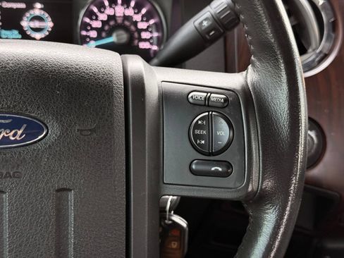 Used 2012 Ford F250 Lariat w/ Lariat Ultimate Pkg AWD/4WD image 35