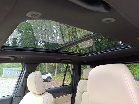 New 2025 Jeep Grand Cherokee Limited image 9