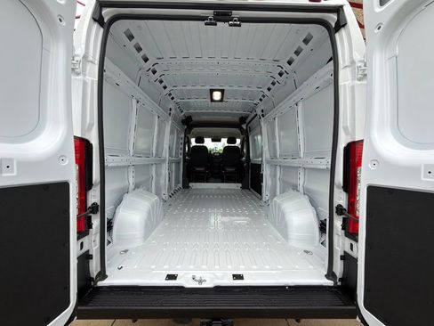 New 2026 RAM ProMaster 2500 w/ Convenience Group FWD image 24