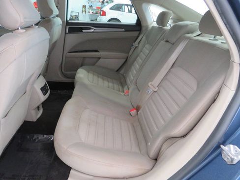 Used 2019 Ford Fusion SE image 13