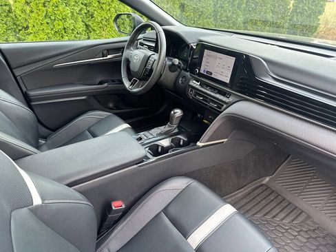 Used 2025 Toyota Camry SE FWD image 33