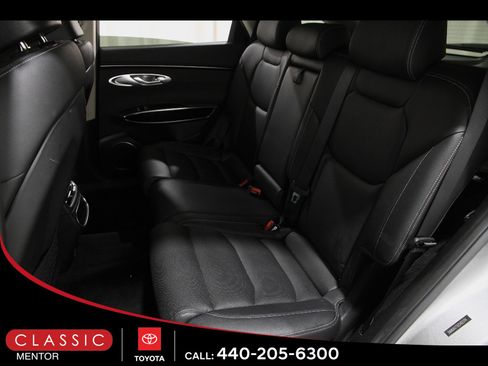 Used 2025 Genesis GV70 2.5T AWD/4WD image 20