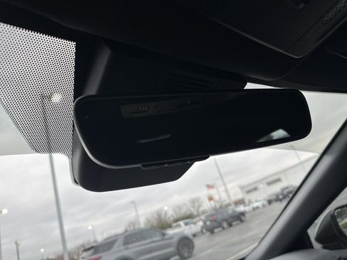 Certified 2025 Toyota Camry SE w/ Convenience Package image 24