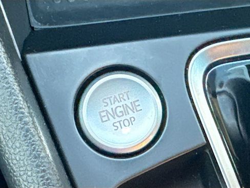 Used 2019 Volkswagen Jetta SEL image 19