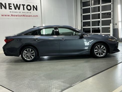 Used 2022 Toyota Avalon XLE image 38