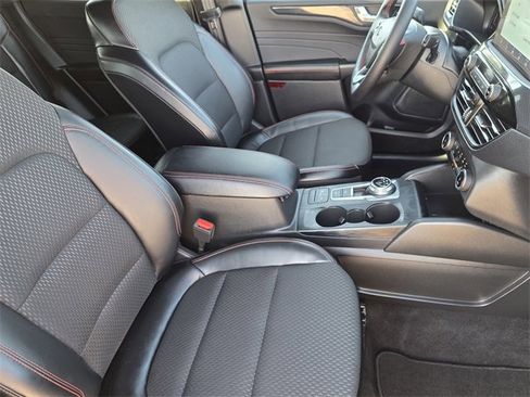 Used 2025 Ford Escape ST-Line image 10