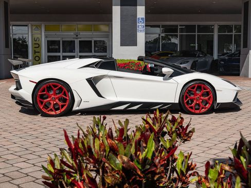 Used 2016 Lamborghini Aventador LP 700-4 AWD/4WD image 40