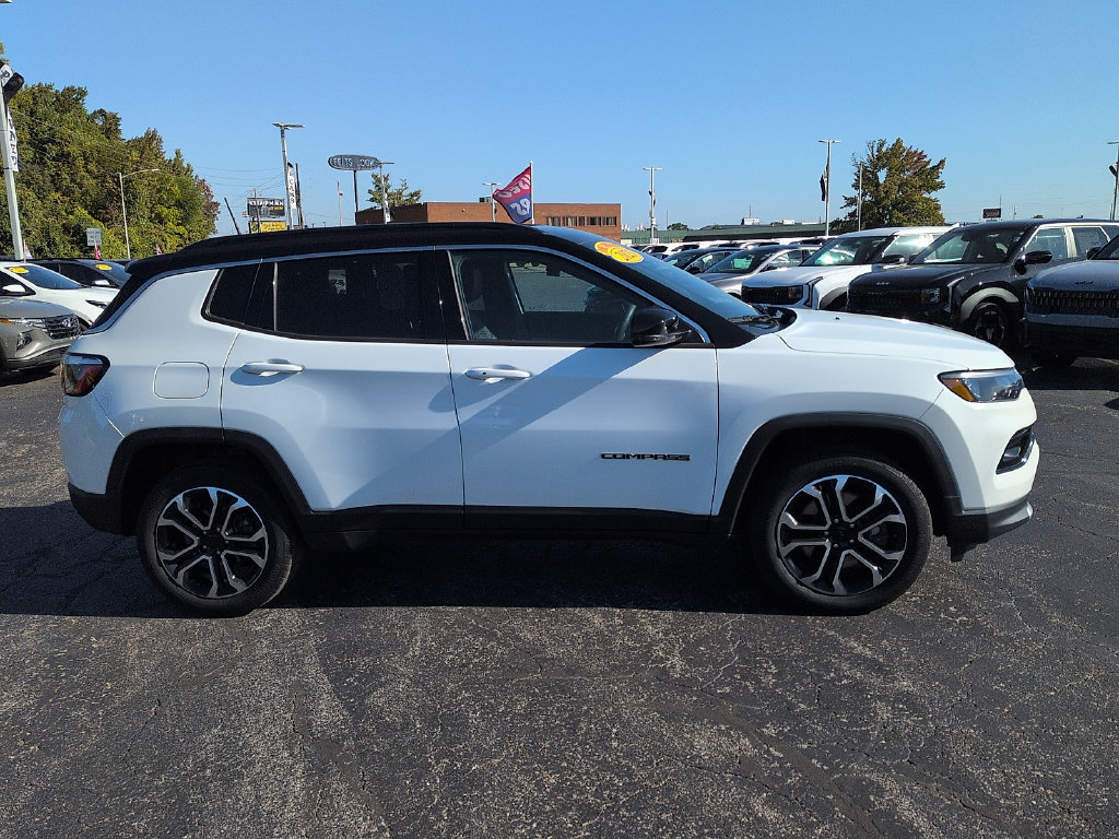 Used 2023 Jeep Compass Limited AWD/4WD image 2