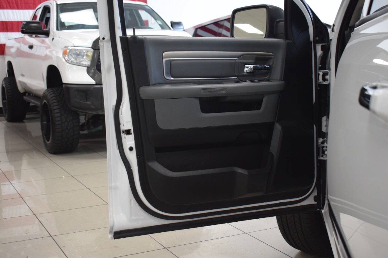 Used 2018 RAM 1500 Big Horn RWD image 29