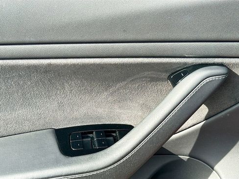 Used 2018 Tesla Model 3 Long Range image 21