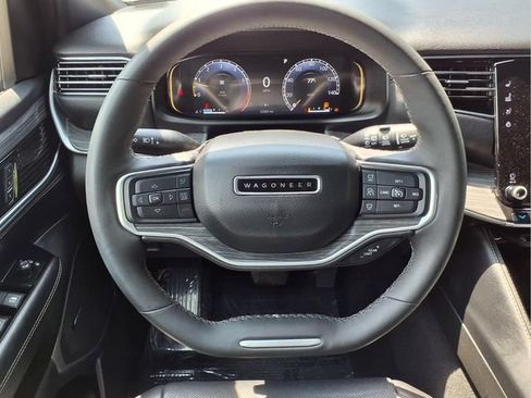Used 2024 Jeep Wagoneer L Series II w/ Flexible Seating Group AWD/4WD image 31