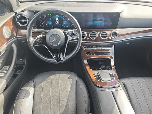 Used 2022 Mercedes-Benz E 350 4MATIC Sedan image 11