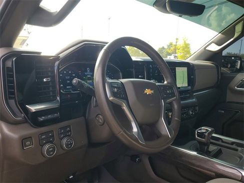 Used 2022 Chevrolet Silverado 1500 LTZ w/ LTZ Premium Package image 20