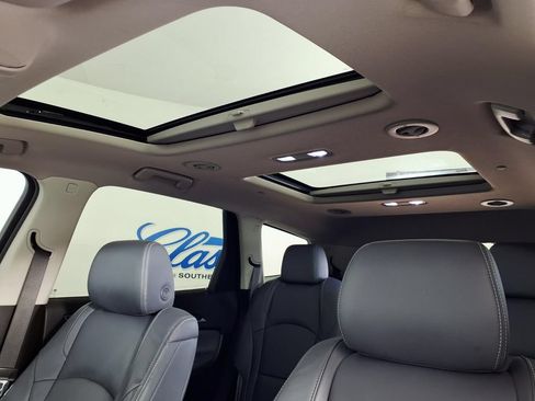 Used 2021 Buick Enclave Premium w/ Sun and Sites Package FWD image 16