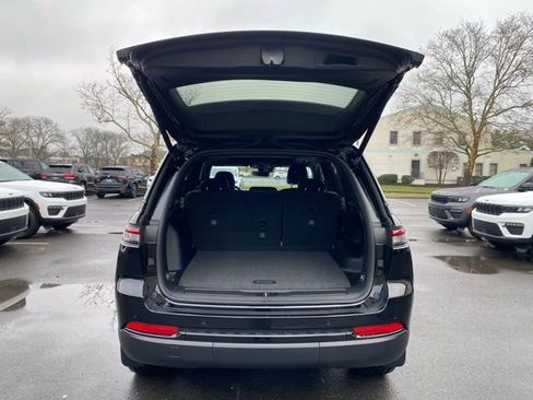 New 2025 Jeep Grand Cherokee Altitude image 15