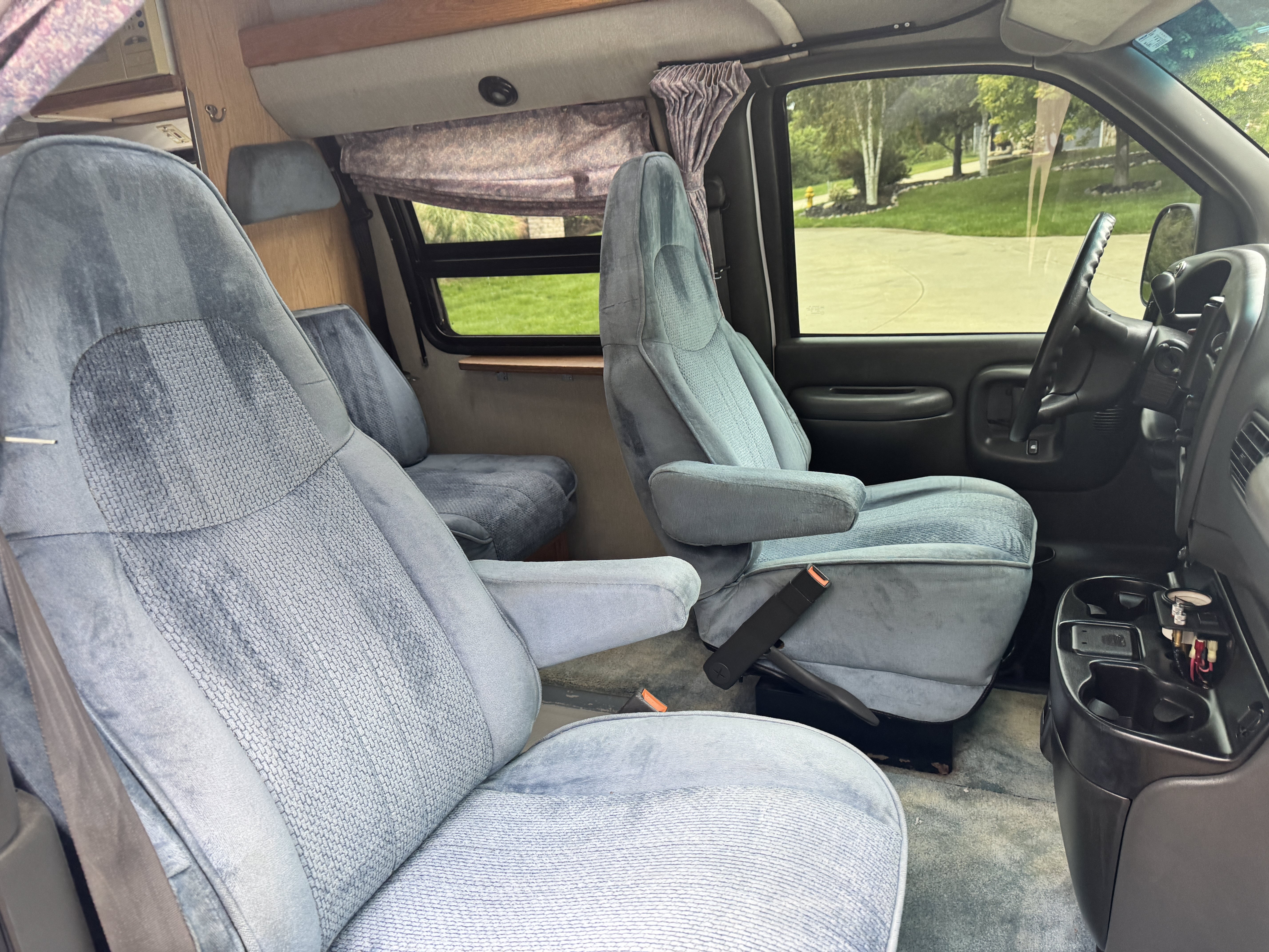 Used 2002 Chevrolet Express 3500 Extended w/ Preferred Equipment Group 2 RWD image 14