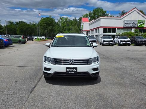 Used 2021 Volkswagen Tiguan SE AWD/4WD image 3