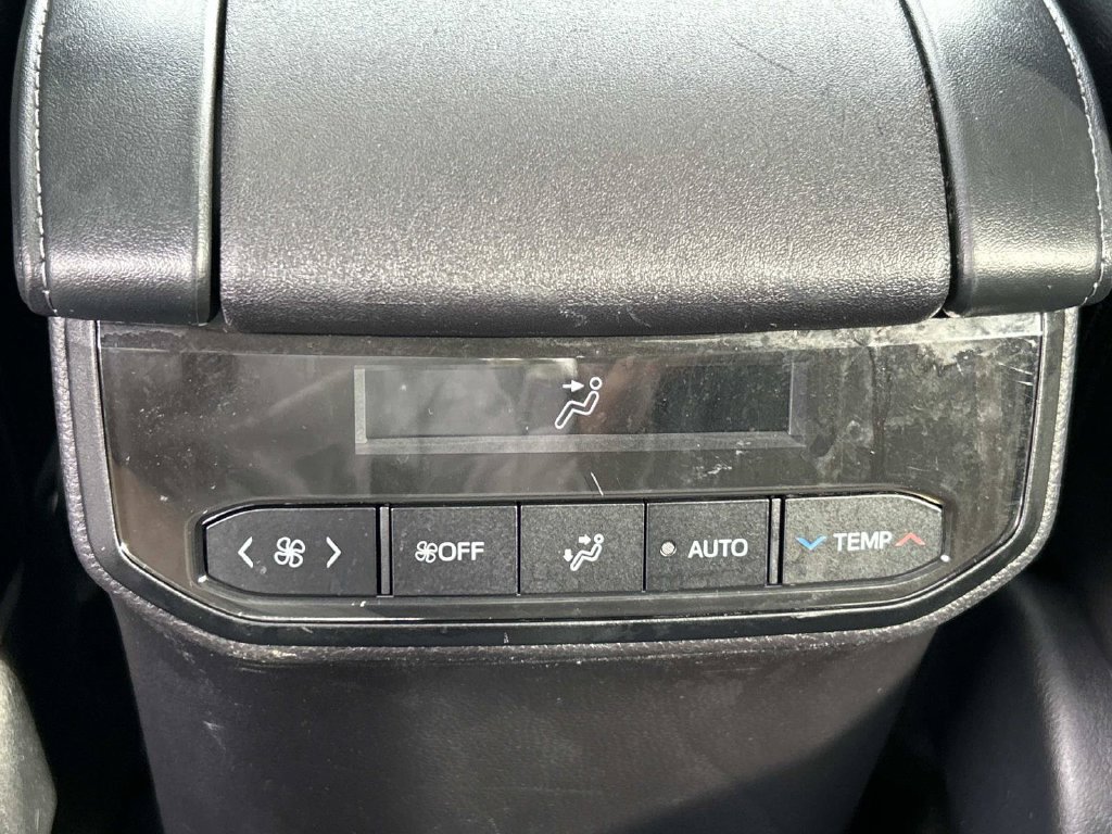 Used 2023 Toyota Highlander Limited AWD/4WD image 23