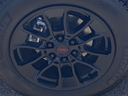 Used 2022 Toyota Tundra Limited w/ TRD Off-Road Package AWD/4WD image 8