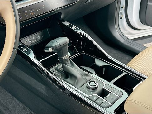 New 2025 Kia Sorento SX Prestige w/ Olive Brown Leather Package image 11