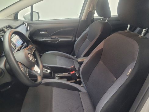 Used 2025 Nissan Versa SV FWD image 17