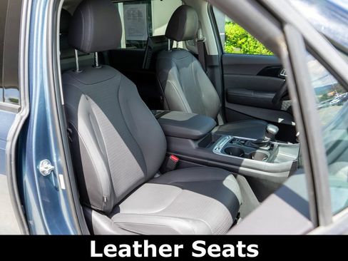 Certified 2025 Kia Carnival SX Prestige FWD image 9