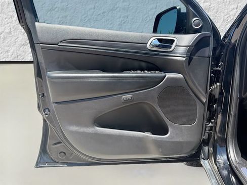 Used 2019 Jeep Grand Cherokee Limited AWD/4WD image 22