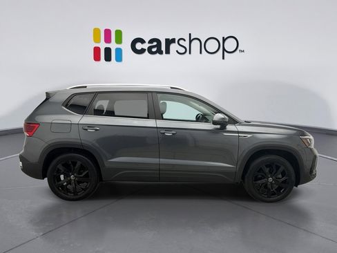 Used 2023 Volkswagen Taos SE w/ Panoramic Sunroof Package AWD/4WD image 6