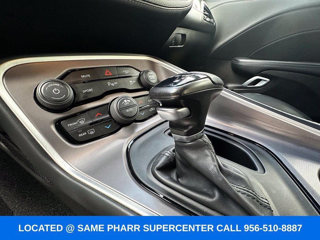 Used 2022 Dodge Challenger SXT w/ Plus Package RWD image 18