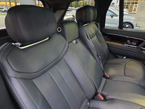 Certified 2024 Land Rover Range Rover Autobiography image 18