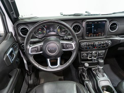 Used 2022 Jeep Wrangler Unlimited Sahara w/ Cold Weather Group AWD/4WD image 11