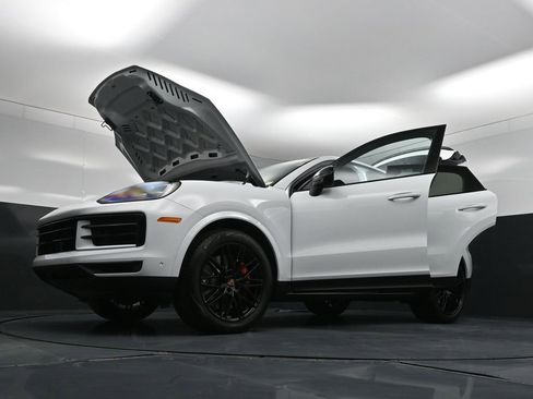 New 2026 Porsche Cayenne S AWD/4WD image 35