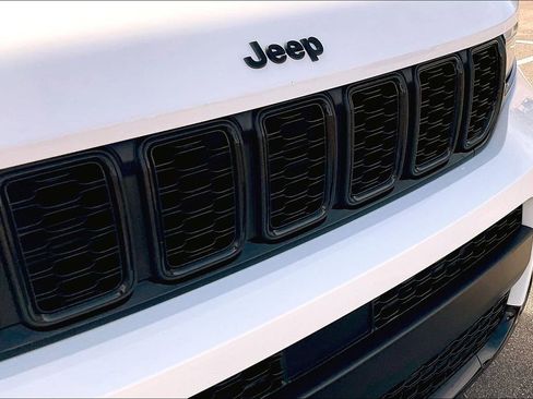 Used 2023 Jeep Grand Cherokee L Limited w/ Black Appearance Package image 28