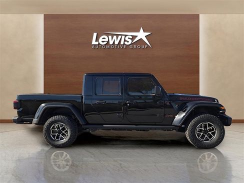 New 2025 Jeep Gladiator Rubicon image 5