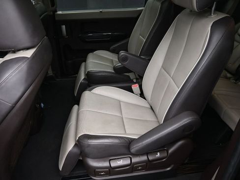 Used 2018 Kia Sedona SX Limited w/ SX Limited Prestige Package FWD image 12
