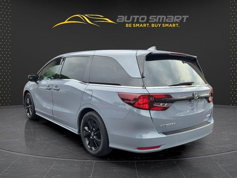 Used 2023 Honda Odyssey Sport image 3