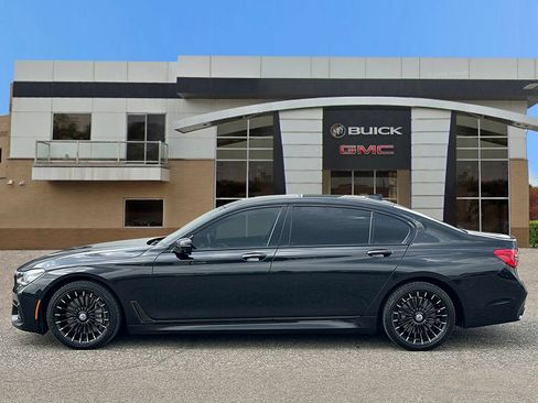 Used 2019 BMW 750i xDrive w/ M Sport Package AWD/4WD image 2