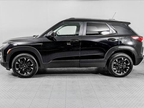 Used 2023 Chevrolet TrailBlazer LT w/ Convenience Package AWD/4WD image 3
