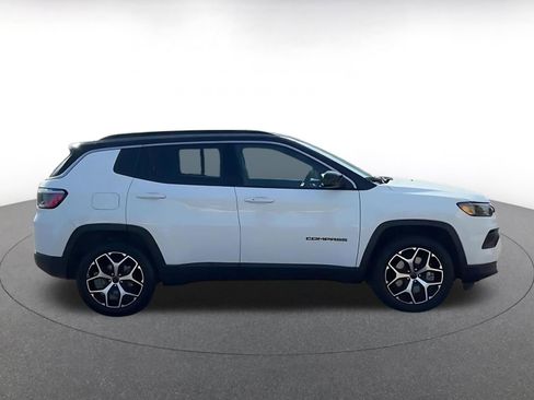 Used 2025 Jeep Compass Limited image 16