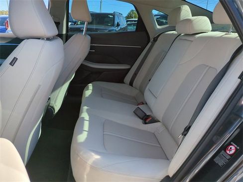 Certified 2023 Hyundai Sonata SEL w/ Convenience Package image 12