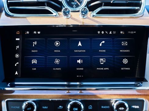 Used 2021 Bentley Bentayga image 69