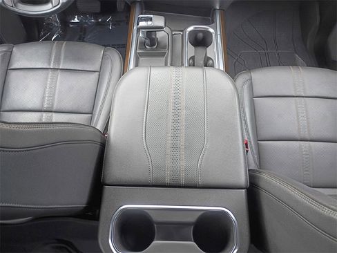 Used 2024 Chevrolet Silverado 1500 High Country w/ High Country Premium Package image 18