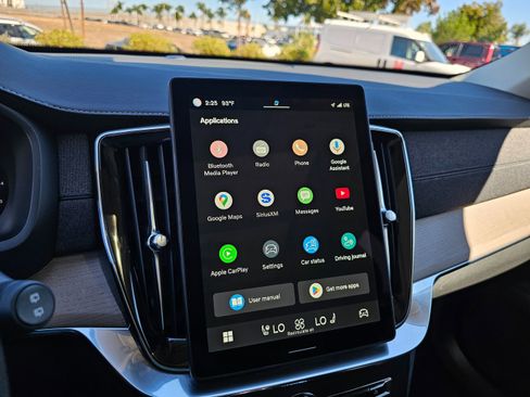 Used 2025 Volvo XC90 B6 Plus image 42