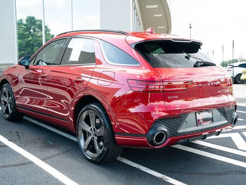 Used 2025 Genesis GV70 3.5T Sport w/ Sport Prestige Package AWD/4WD image 19