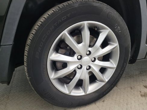 Used 2018 Jeep Cherokee Limited image 31