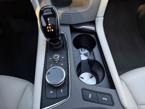 Used 2024 Cadillac XT6 Premium Luxury w/ Technology Package image 24