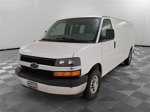 Used 2017 Chevrolet Express 3500 Extended image 7