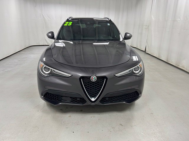 Used 2023 Alfa Romeo Stelvio Ti AWD/4WD image 3